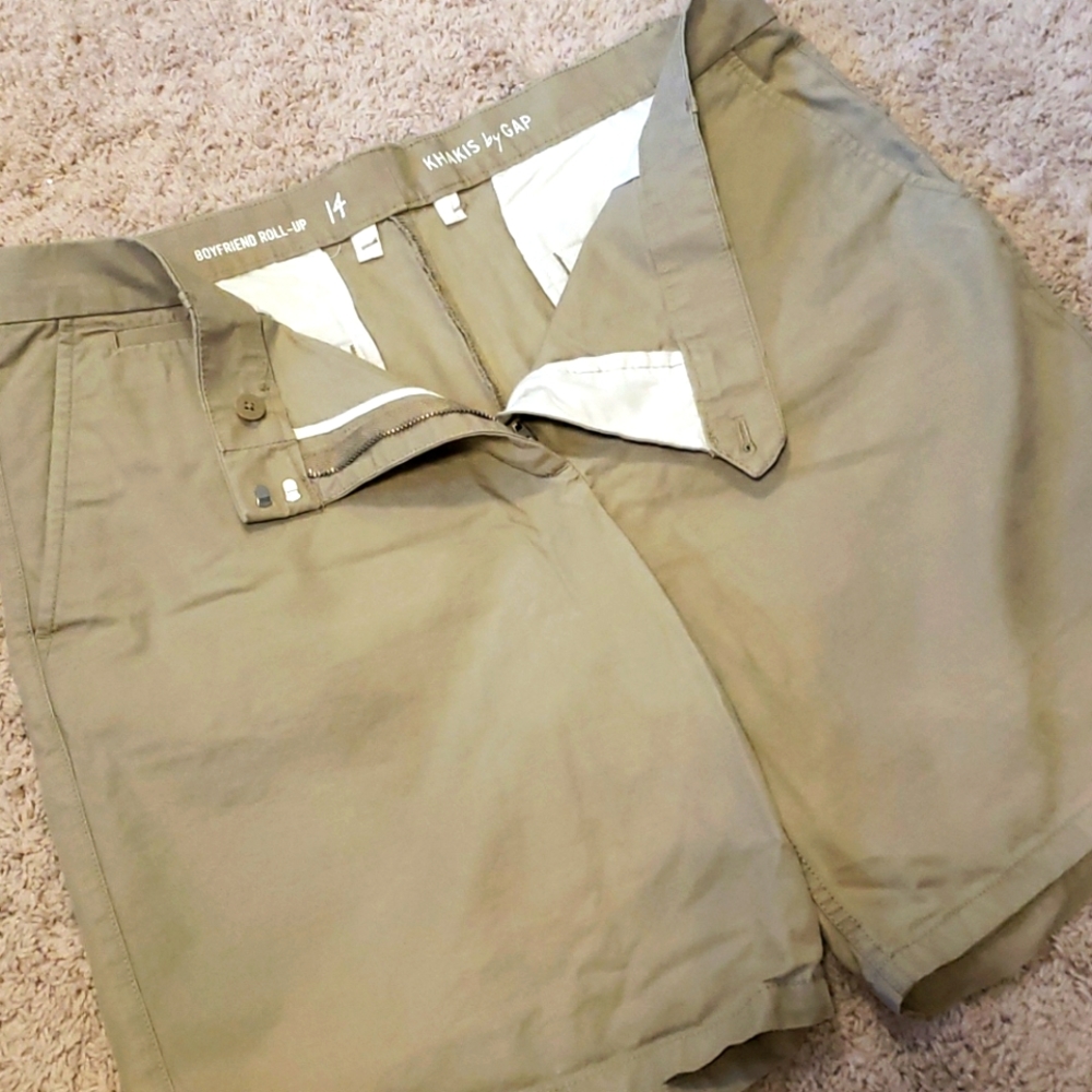 GAP Boyfriend rollup shorts